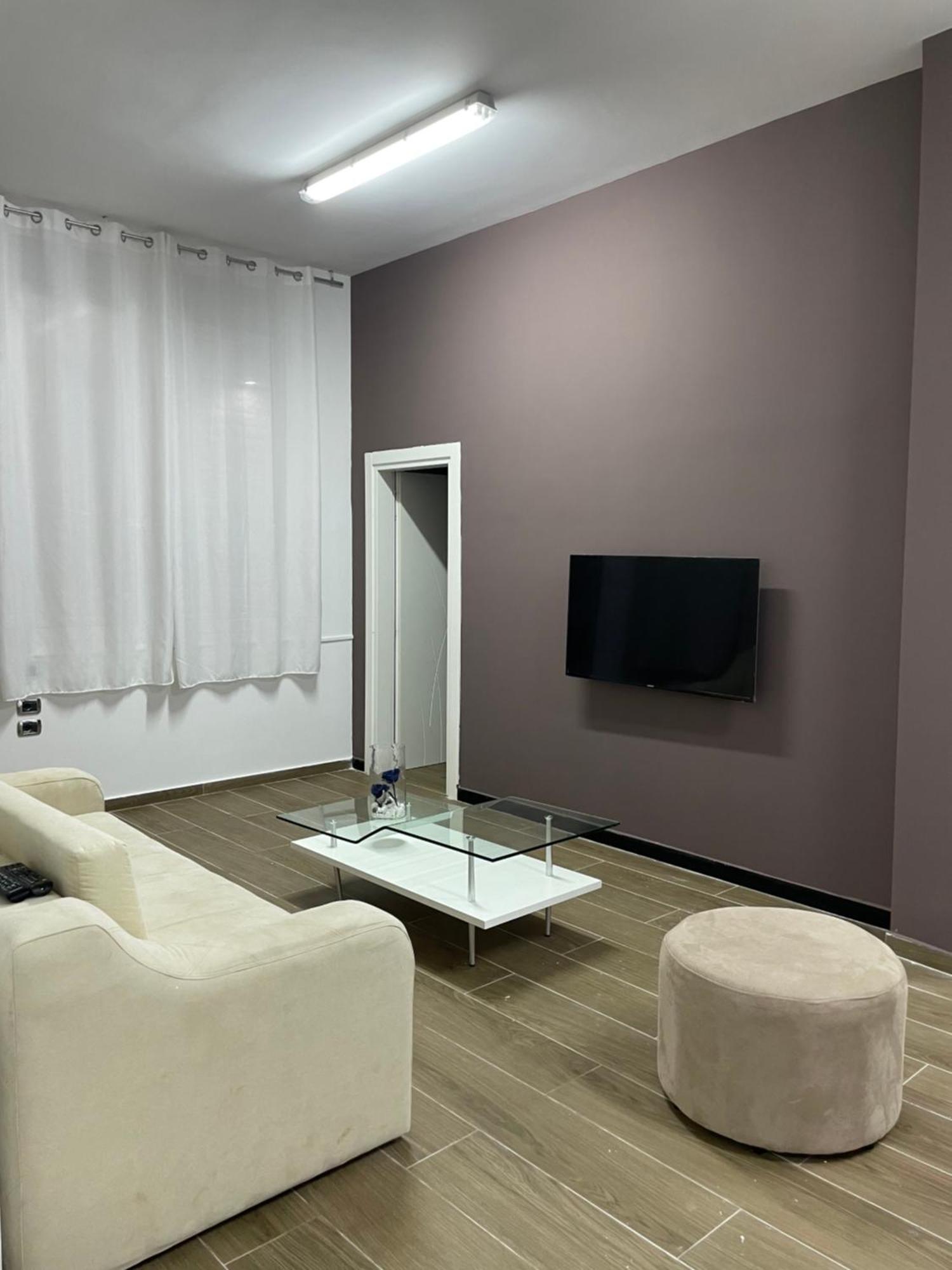 Gold Apartament Vlorë Exterior foto
